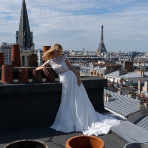 Robe de mariée, dentelle de Calais, décolleté bateau, mousseline.