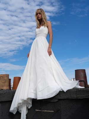 Robe de Mariée NUIT Cymbeline Collection 2022: Boutique Paris