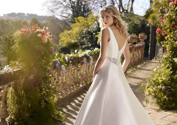 Robe de Mariée MEYRICK La Sposa Collection 2022| Boutique Paris