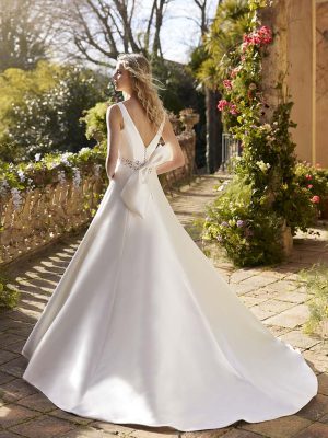 MEYRICK wedding dress La Sposa Collection 2022| Boutique Paris