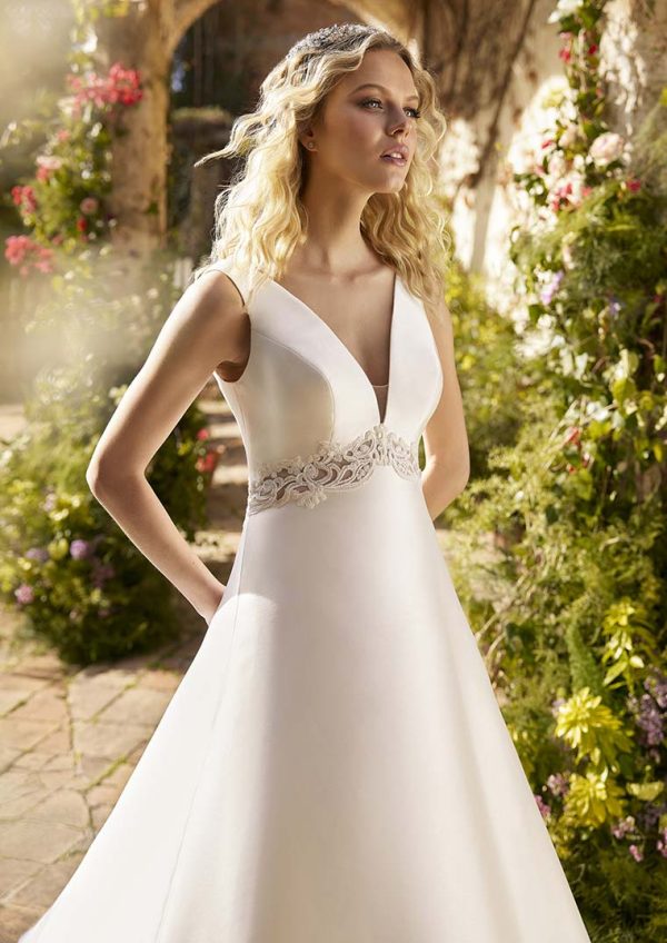 Robe de Mariée MEYRICK La Sposa Collection 2022| Boutique Paris