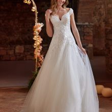 DRAGOSTE wedding dress White One Collection 2022 | Boutique Paris