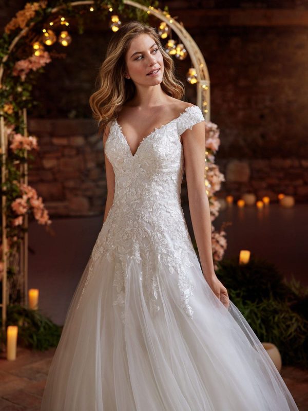 DRAGOSTE wedding dress White One Collection 2022 | Boutique Paris