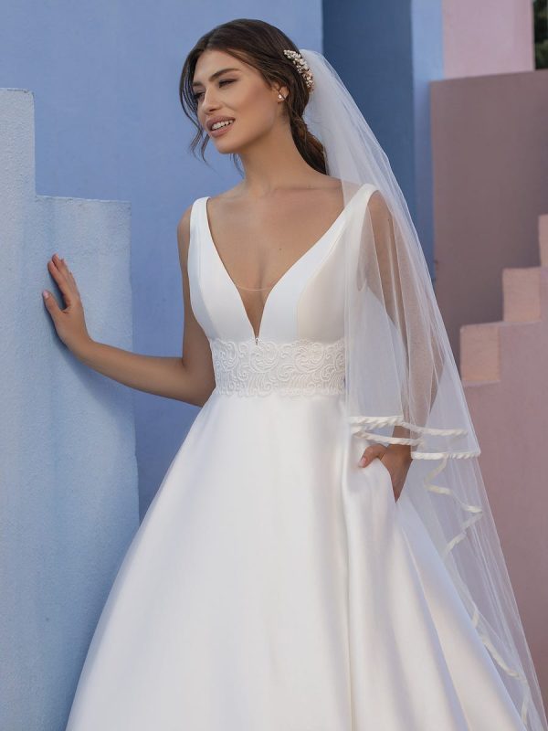 SENNA wedding dress White One Collection 2022 | Boutique Paris SENNA wedding dress White One Collection 2022 | Boutique Paris