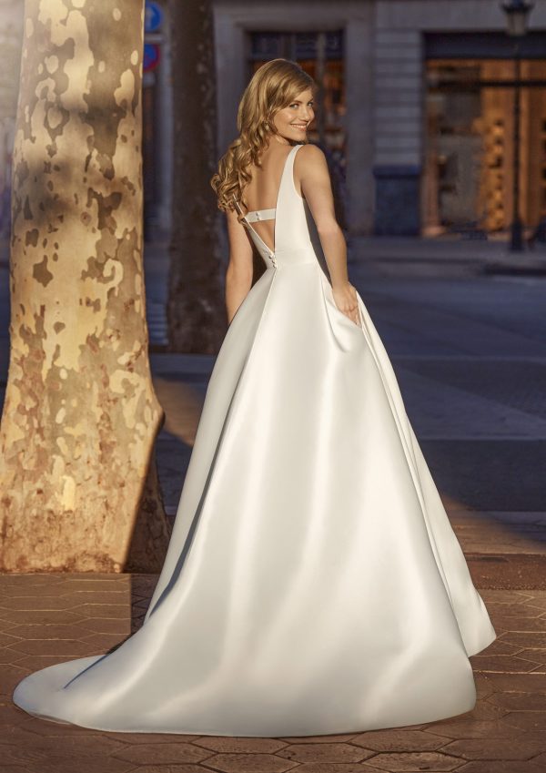 Robe de Mariée ECLAT White One Collection 2023