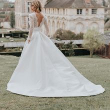 REVELATION Cymbeline wedding dress collection2023: Paris Boutique REVELATION Cymbeline wedding dress collection2023: Paris Boutique
