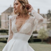 REVELATION Cymbeline wedding dress collection2023: Paris Boutique REVELATION Cymbeline wedding dress collection2023: Paris Boutique