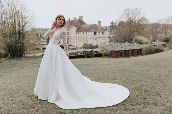 REVELATION Cymbeline wedding dress collection2023: Paris Boutique REVELATION Cymbeline wedding dress collection2023: Paris Boutique