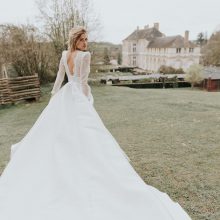 REVELATION Cymbeline wedding dress collection2023: Paris Boutique REVELATION Cymbeline wedding dress collection2023: Paris Boutique