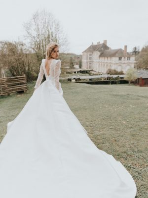 REVELATION Cymbeline wedding dress collection2023: Paris Boutique