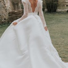 REVELATION Cymbeline wedding dress collection2023: Paris Boutique REVELATION Cymbeline wedding dress collection2023: Paris Boutique