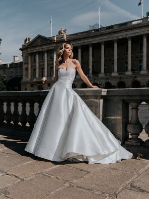 ROANNE Cymbeline wedding dress collection2023: Paris Boutique