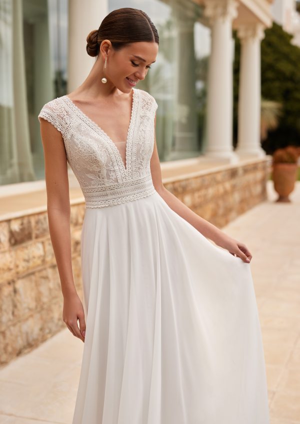 ALMIA wedding dress San Patrick Collection 2024| Boutique Paris ALMIA wedding dress San Patrick Collection 2024| Boutique Paris