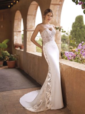 FROLICS wedding dress White One Collection 2024 | Boutique Paris