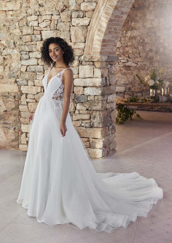 HAK wedding dress White One Collection 2024 | Boutique Paris HAK wedding dress White One Collection 2024 | Boutique Paris