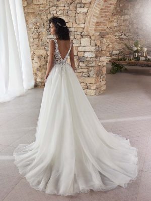 HAK wedding dress White One Collection 2024 | Boutique Paris
