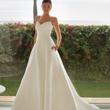 LYLA wedding dress San Patrick Collection 2024| Boutique Paris LYLA wedding dress San Patrick Collection 2024| Boutique Paris