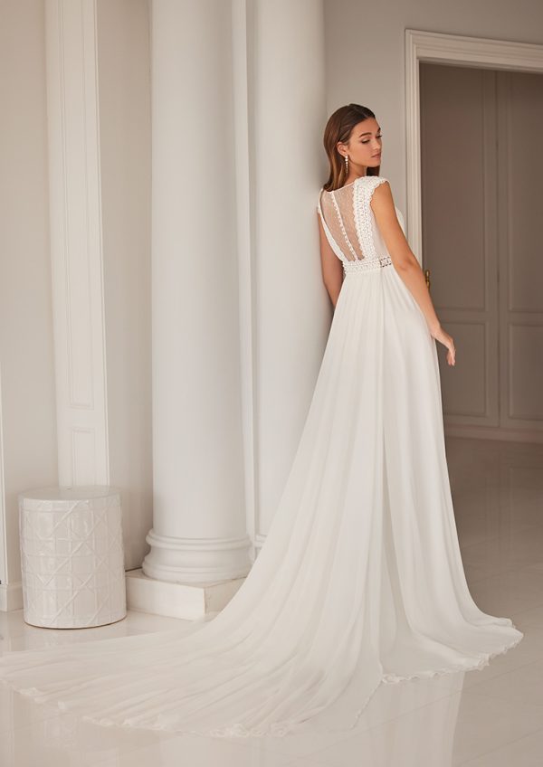 MOOR wedding dress San Patrick Collection 2024| Boutique Paris MOOR wedding dress San Patrick Collection 2024| Boutique Paris