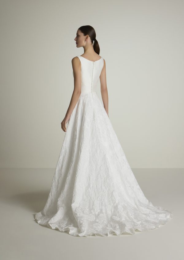 CARRA wedding dress San Patrick Collection 2025| Boutique Paris
