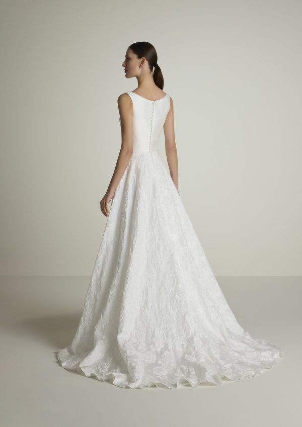 CARRA wedding dress San Patrick Collection 2025| Boutique Paris