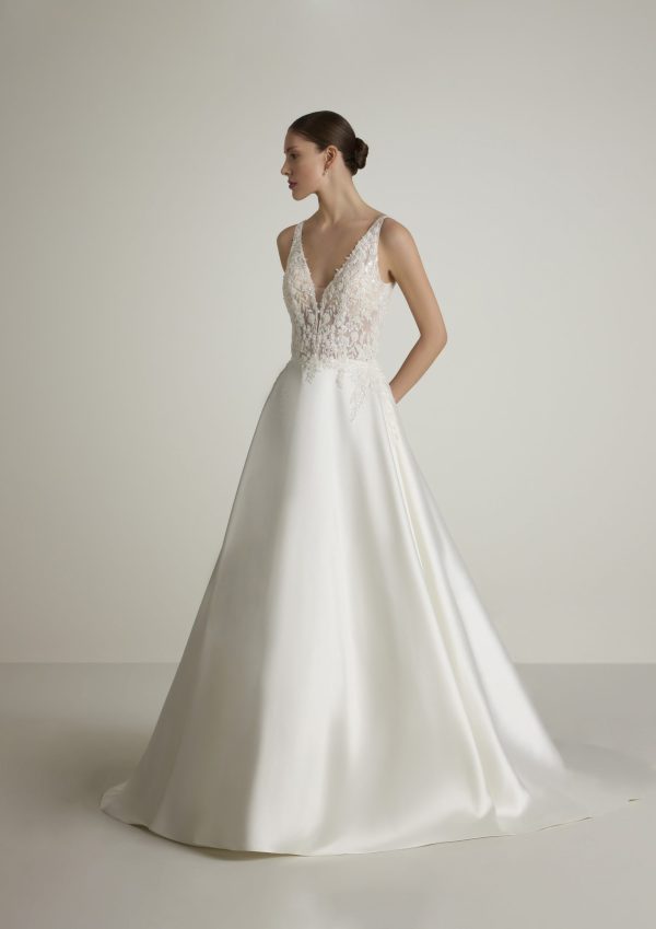 Robe de Mariée ELEGANZA San Patrick Collection 2025| Paris Robe de Mariée ELEGANZA San Patrick Collection 2025| Paris