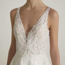 Robe de Mariée ELEGANZA San Patrick Collection 2025| Paris Robe de Mariée ELEGANZA San Patrick Collection 2025| Paris