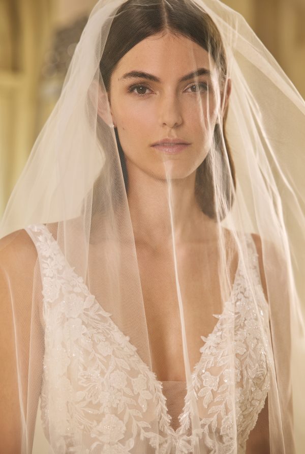 ELEGANZA wedding dress San Patrick Collection 2025| Boutique Paris ELEGANZA wedding dress San Patrick Collection 2025| Boutique Paris