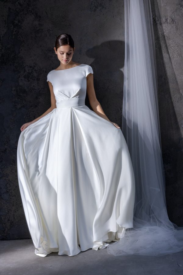 Robe de Mariée TRINITY Cymbeline Collection 2025| Paris 15 Robe de Mariée TRINITY Cymbeline Collection 2025| Paris 15
