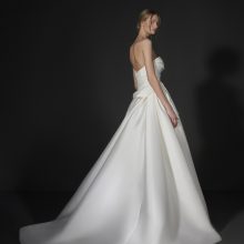 Robe de Mariée JADEAU Vera Wang 2025| Boutique Paris Robe de Mariée JADEAU Vera Wang 2025| Boutique Paris
