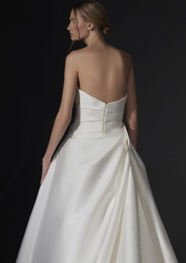 JADEAU Vera Wang wedding dress collection 2025: Paris Boutique
