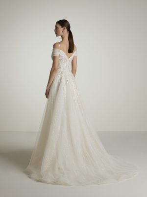 FIABA wedding dress San Patrick Collection 2025| Boutique Paris