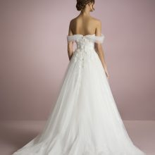 ISA wedding dress White One Collection 2025 | Boutique Paris ISA wedding dress White One Collection 2025 | Boutique Paris
