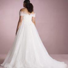 ISA wedding dress White One Collection 2025 | Boutique Paris ISA wedding dress White One Collection 2025 | Boutique Paris