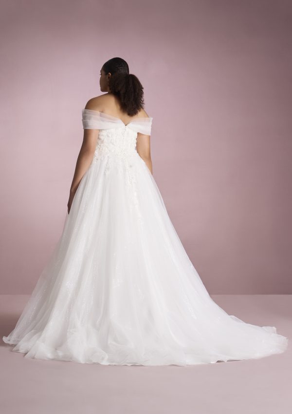 ISA wedding dress White One Collection 2025 | Boutique Paris ISA wedding dress White One Collection 2025 | Boutique Paris