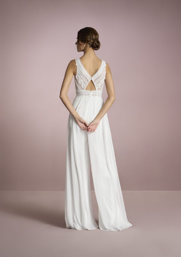 Robe de Mariée ITO White One Collection 2025| Boutique Paris Robe de Mariée ITO White One Collection 2025| Boutique Paris