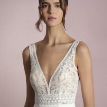 KUKI wedding dress White One Collection 2025 | Boutique Paris KUKI wedding dress White One Collection 2025 | Boutique Paris