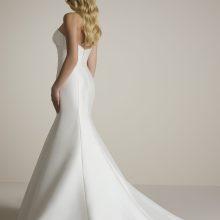 NIDRA wedding dress White One Collection 2025 | Boutique Paris