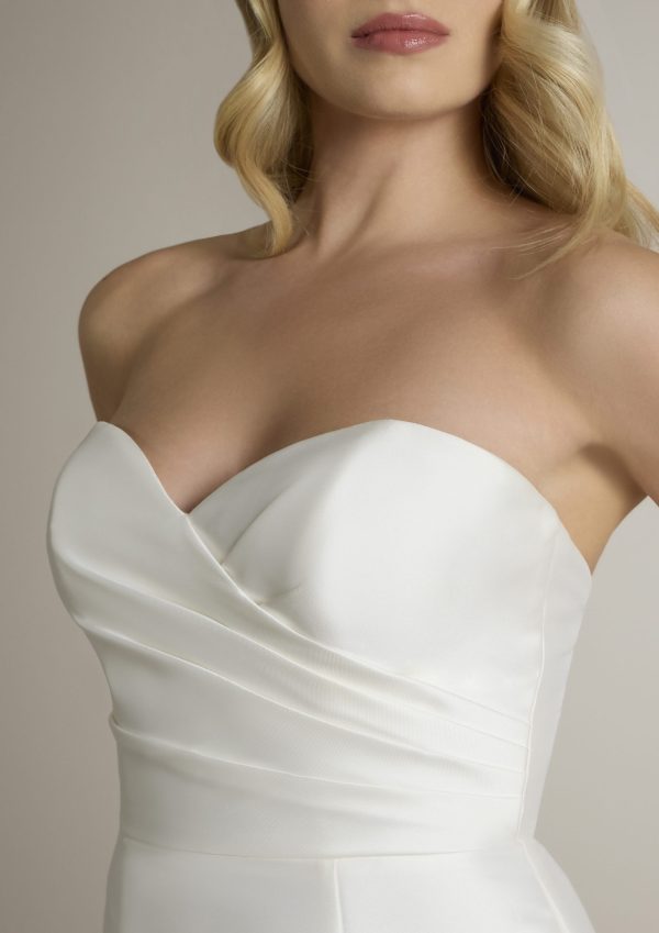 NIDRA wedding dress White One Collection 2025 | Boutique Paris