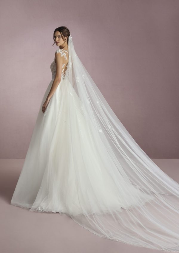 PAO wedding dress White One Collection 2025 | Boutique Paris