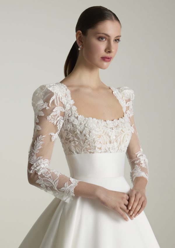 SERENADA wedding dress San Patrick Collection 2025| Boutique Paris SERENADA wedding dress San Patrick Collection 2025| Boutique Paris