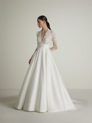 SOLANCE wedding dress San Patrick Collection 2025| Boutique Paris