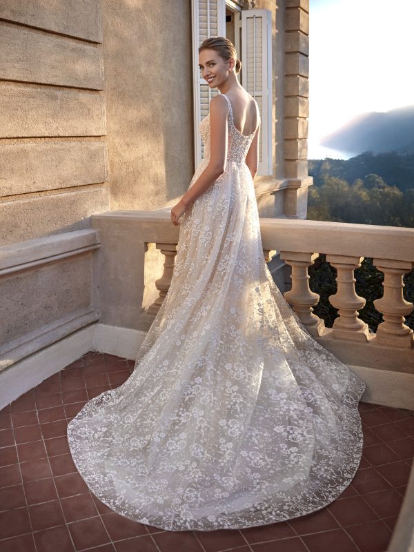 HONESTY wedding dress San Patrick Collection 2026 | Boutique Paris HONESTY wedding dress San Patrick Collection 2026 | Boutique Paris