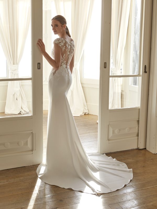JENESIS wedding dress San Patrick Collection 2026 | Boutique Paris JENESIS wedding dress San Patrick Collection 2026 | Boutique Paris