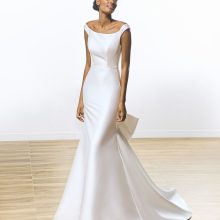 Robe de Mariée LINHARES White One Collection | Boutique Paris Robe de Mariée LINHARES White One Collection | Boutique Paris