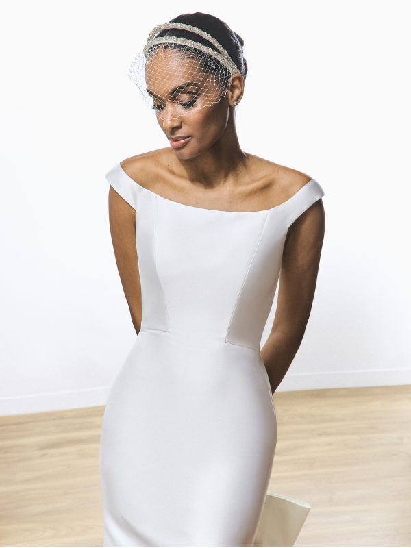 Robe de Mariée LINHARES White One Collection | Boutique Paris Robe de Mariée LINHARES White One Collection | Boutique Paris