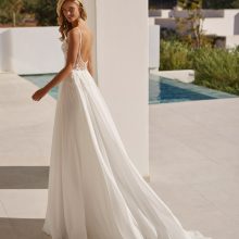 SALINA wedding dress Adriana Alier Collection 2026 | Boutique Paris