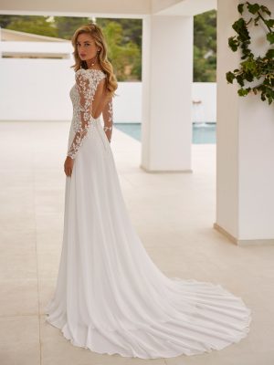 SAORI wedding dress Adriana Alier Collection 2026 | Boutique Paris