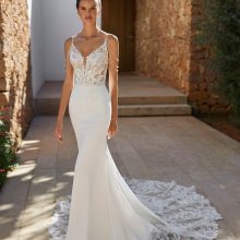 Robe de Mariée SASKIA de Adriana Alier Collection 2026 | Paris Robe de Mariée SASKIA de Adriana Alier Collection 2026 | Paris