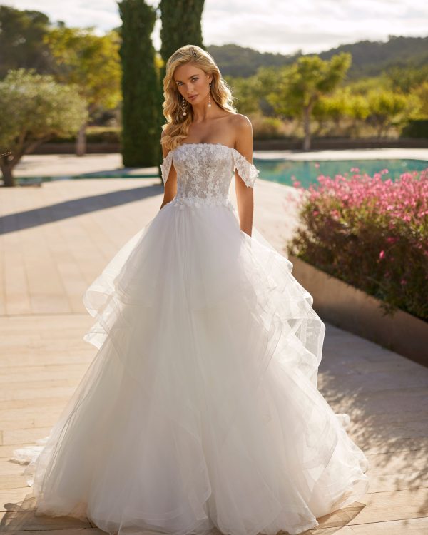 SOANA wedding dress Adriana Alier Collection 2026 | Boutique Paris