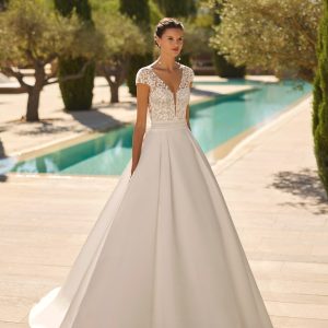 Robe de Mariée SOFIA de Adriana Alier Collection 2026 | Paris